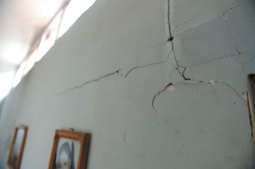 墙面裂缝如何修复？
